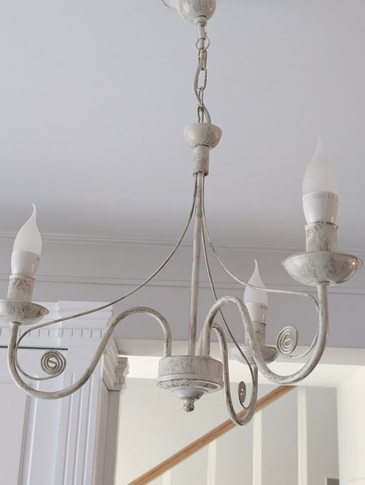 Lustra candelabru