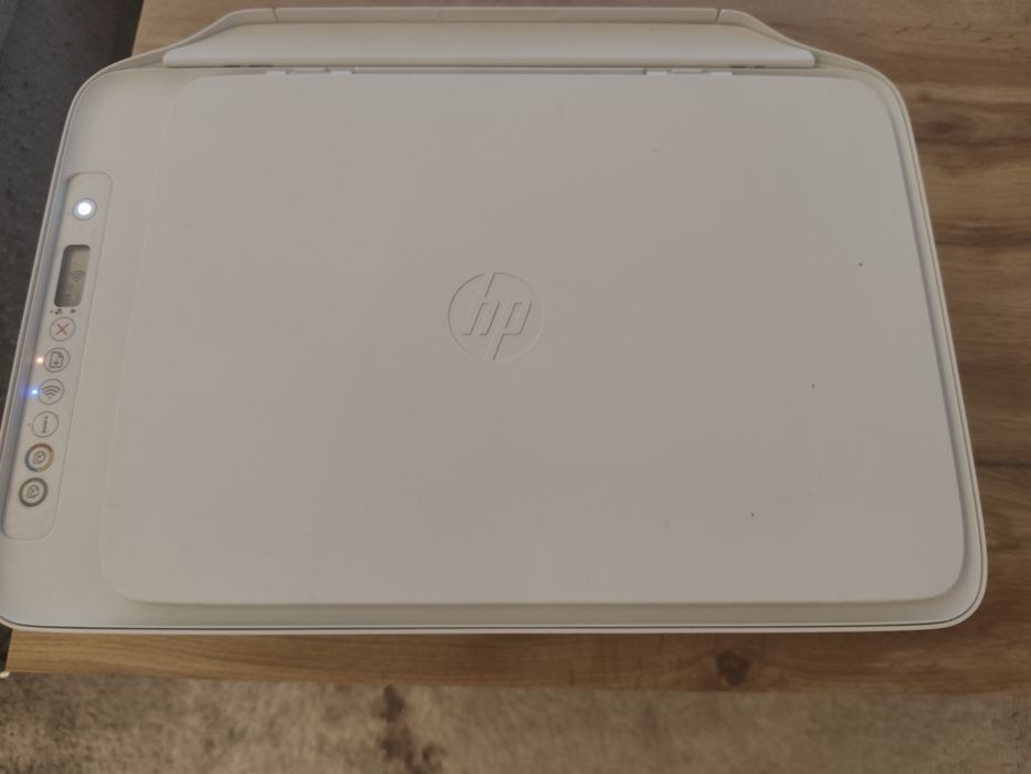 Принтер и скенер  HP DeskJet 2700