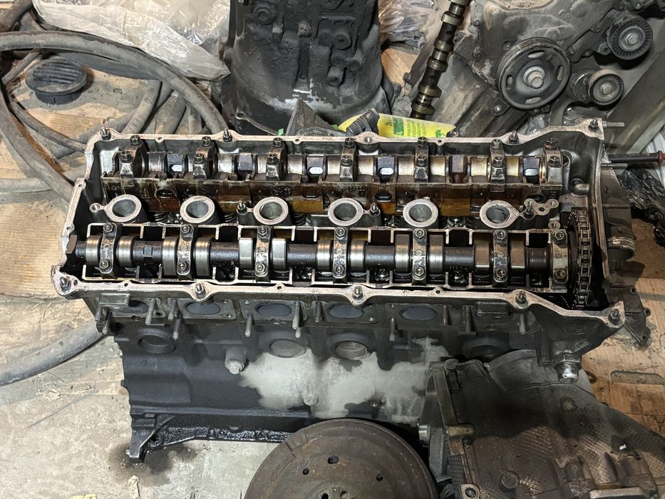 Двигатель м50б25