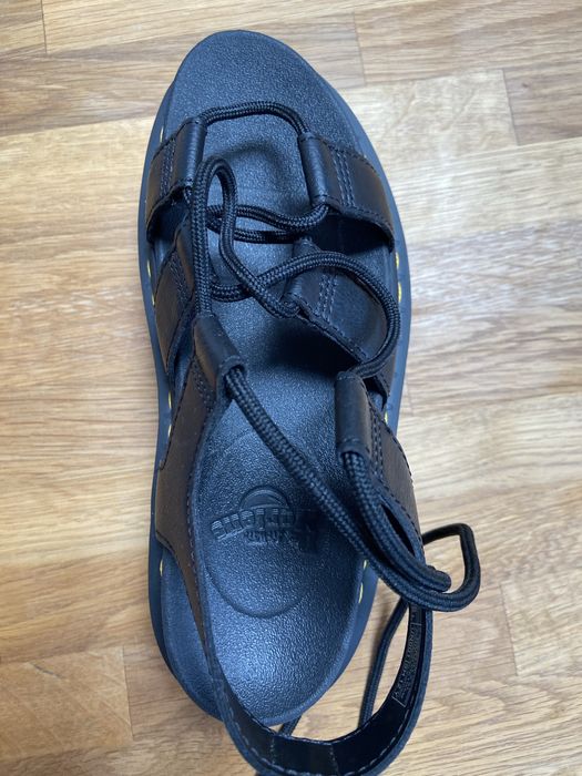 Sandale de vara cu sireturi si  platforma inalta Dr.Martens nr 36