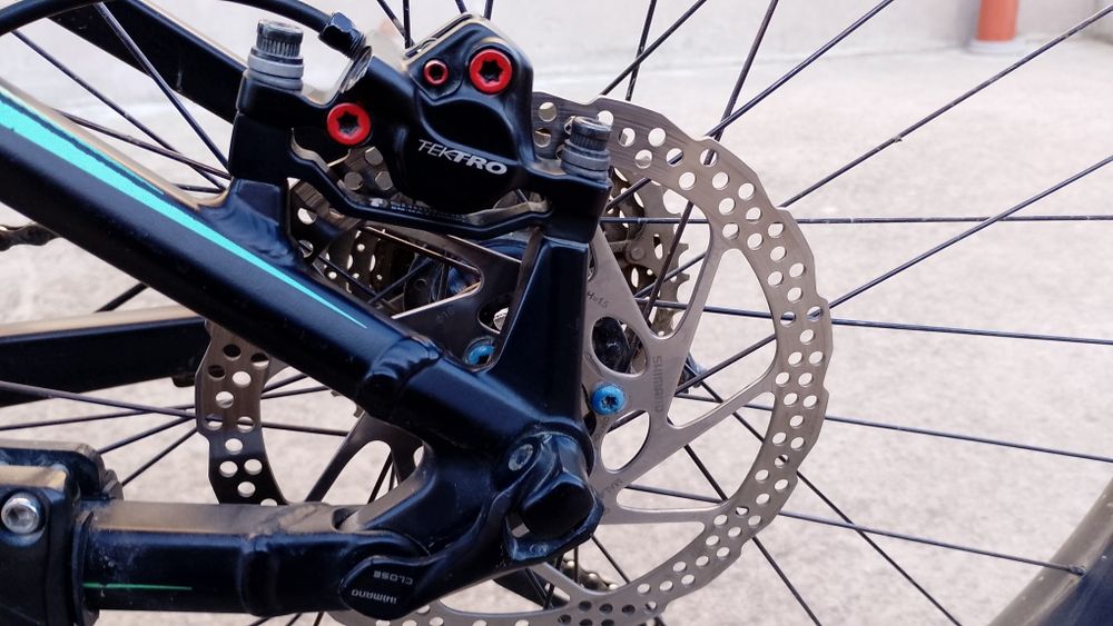 Vând frâne hidraulice de bicicleta Tektro și discuri Shimano