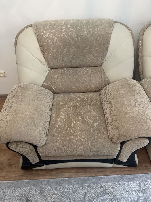 Софа и кресло в отличном состоянии.