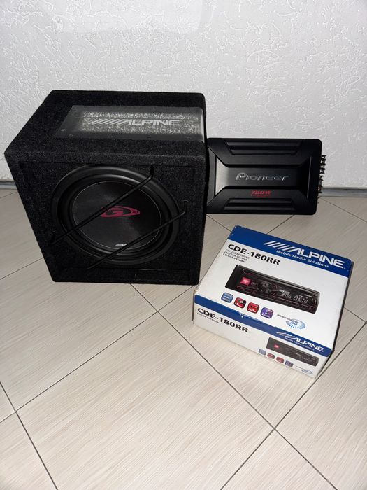 Бас каса Alpine / Усилвател Pioneer / CD плейър с USB Alpine