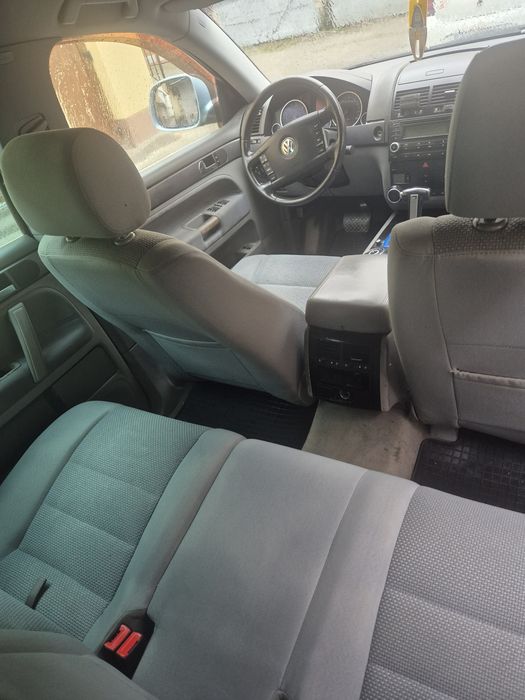 VOLKSWAGEN Touareg 0 — imagine 3