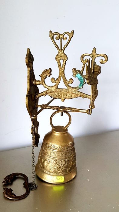 Clopot vechi din bronz