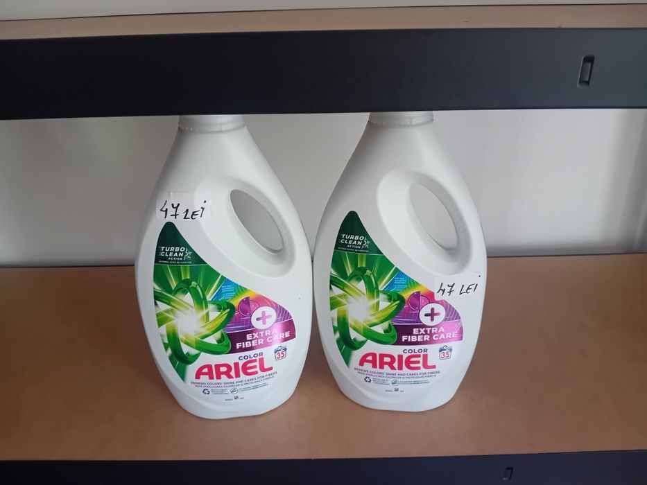 Vând detergent lichid.