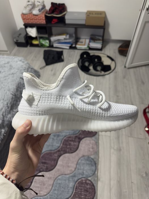 Yeezy Boost 350 V2 Bone