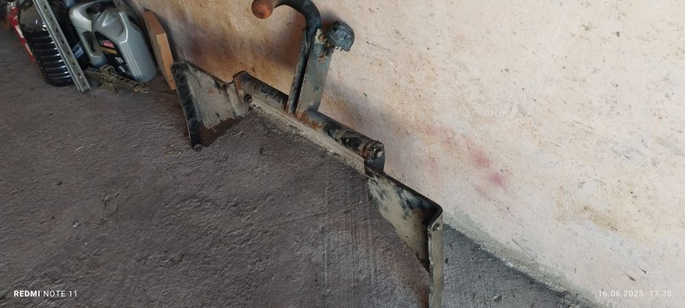 Теглич Тойота авенсис седан ,мазда 3 седан ,митсубиши ASX , Toyota Cor