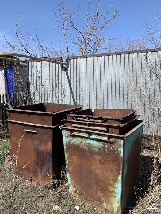 Мусорные контейнеры