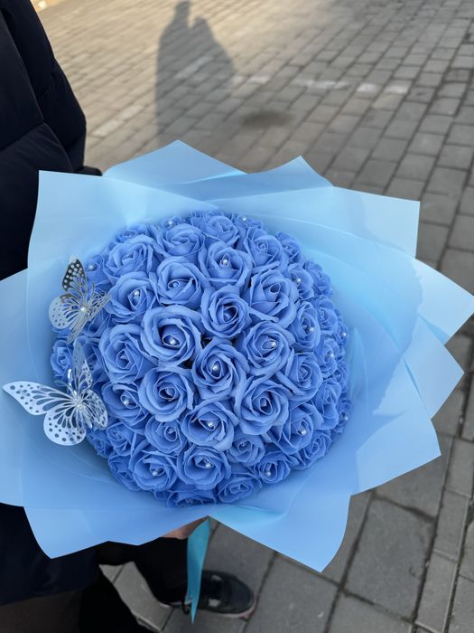 Buchet albastru de trandafiri