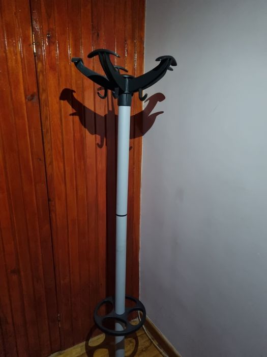 Продаю вешалку для прихожей