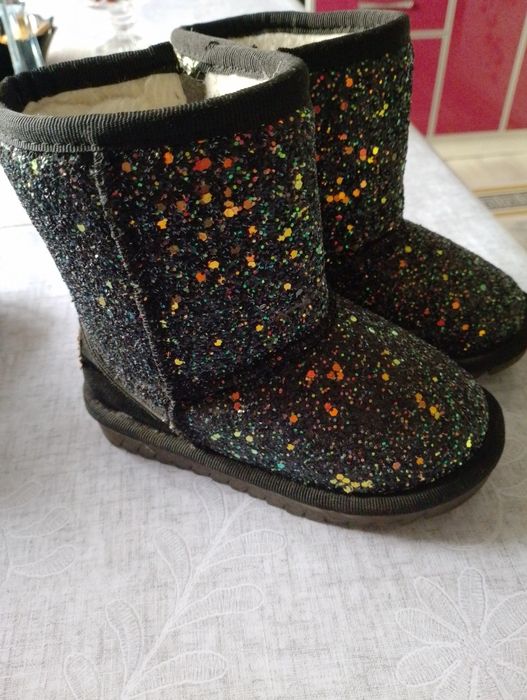 Продам детскую обувь