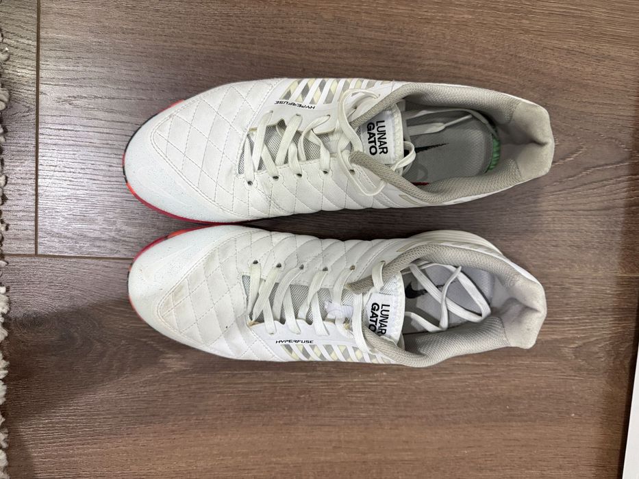 Футзальные кроссовки