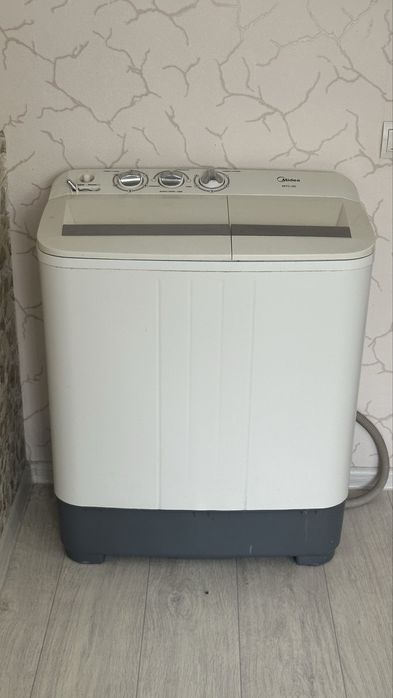 Стиральная машина в хорошем состоянии