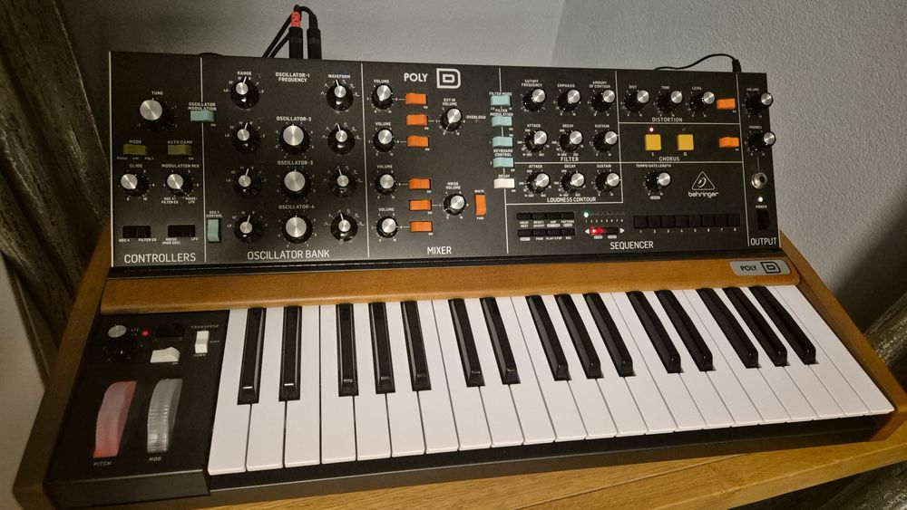 Sintetizator analog Behringer Poly D
