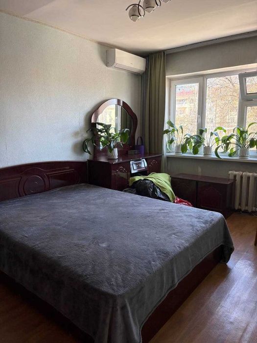 Продаётся 3х комн. квартира на Чиланзаре. Домбробод. Пед. институт