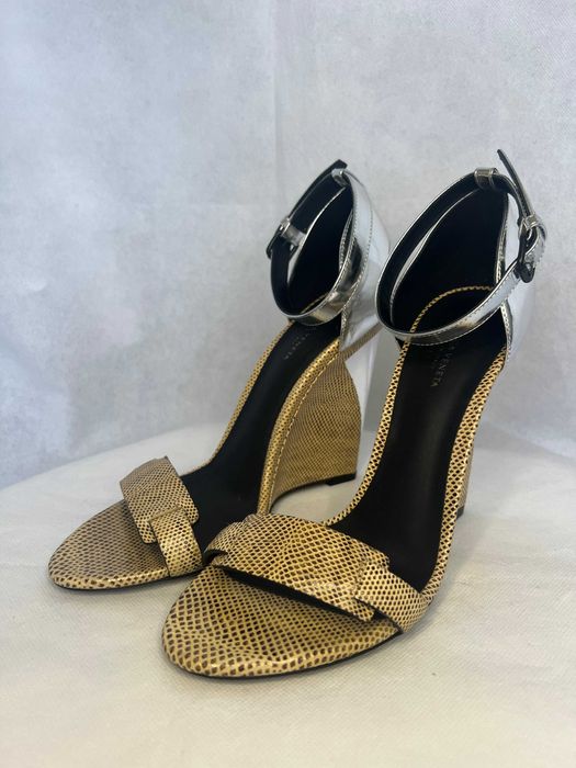 Сандали на платформа Bottega Veneta размер 38 - чисто нови