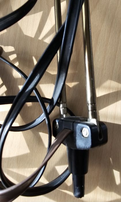 Стара антена за телевизор и др.