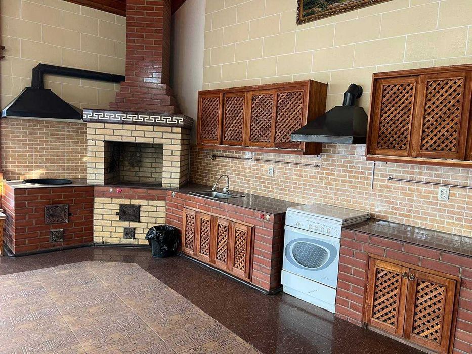 Продается Евро дом 6.8 соток в центре Ремонт, бассейн, сауна