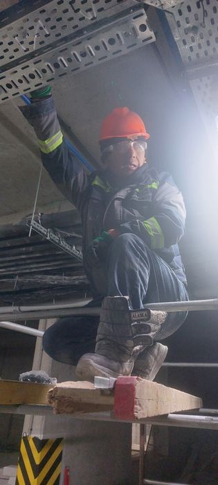 Электрик с большим опытом