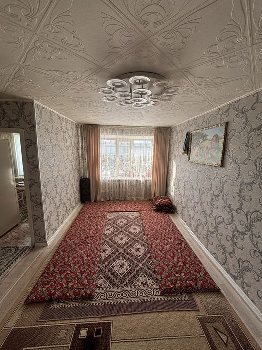 Продаю квартиру горняков 49