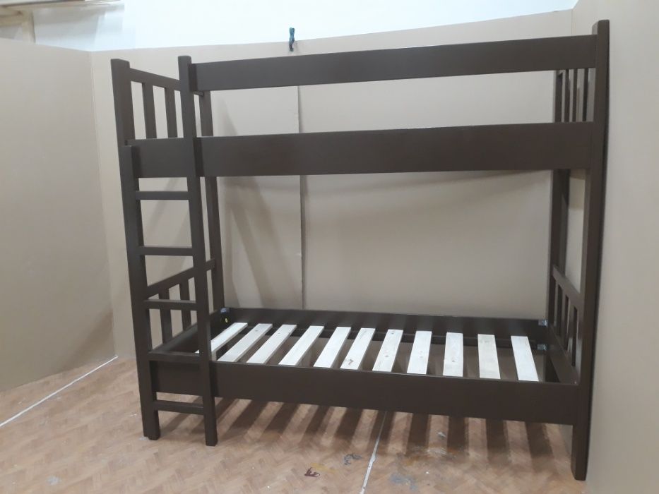 TRANSPORT GRATUIT.Pat etajat din lemn masiv cod 2013