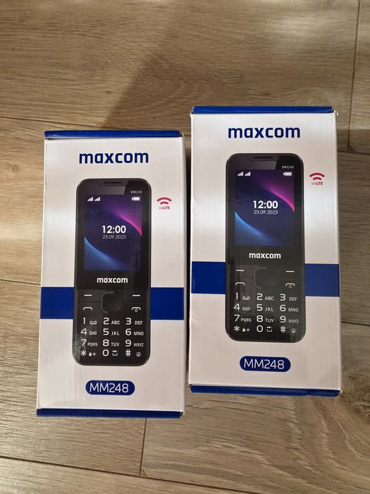 Vand doua telefoane Maxcom MM248