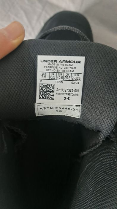 Ghete Under Armour Charged Valsetz Mid, de iarna, purtate o data, 40.5