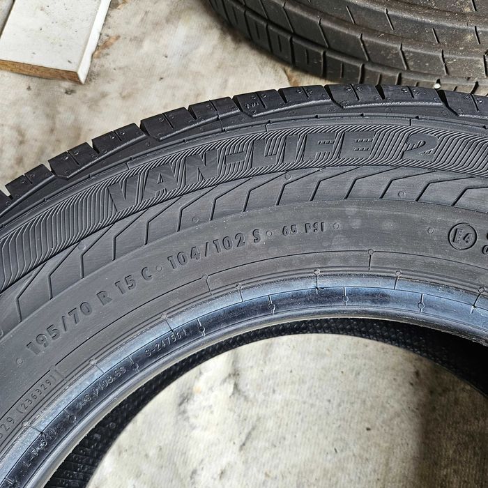 2 летни бусови гуми 195/70R15C Semperit Van-Life 2 104/102S DOT4922
