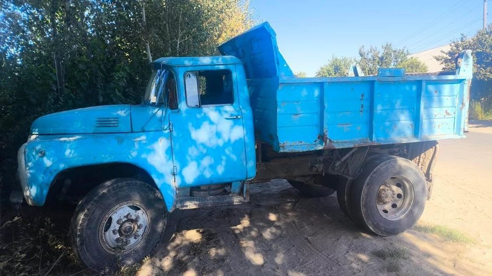 Зил 1987 yil yaxshi ishlaydi narxi  dizelda ishlaydi