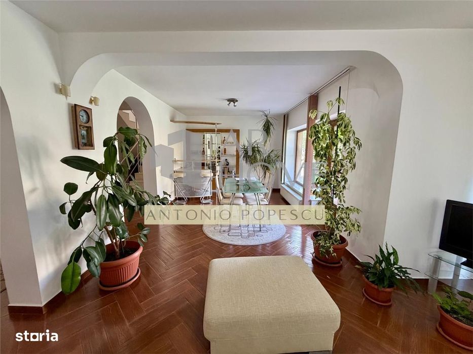 Vila 4 camere, in Ploiesti, zona Albert.