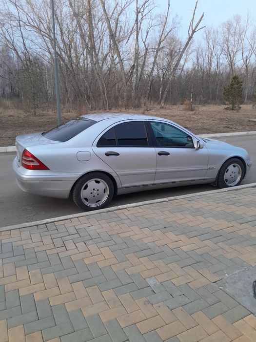 Продам мерседес 203