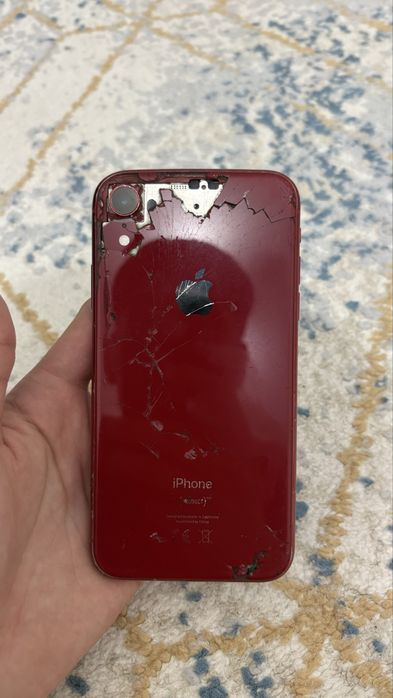 Iphone XR красный