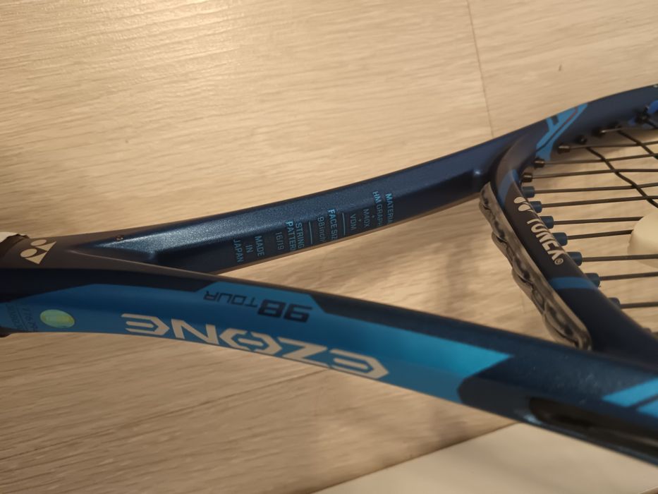 Rachetă  Yonex Ezone Tour 98