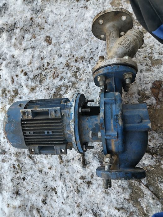 Насос двигателем и фильтр