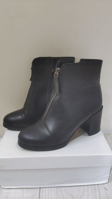 Осенния обувь 10 000 тыс