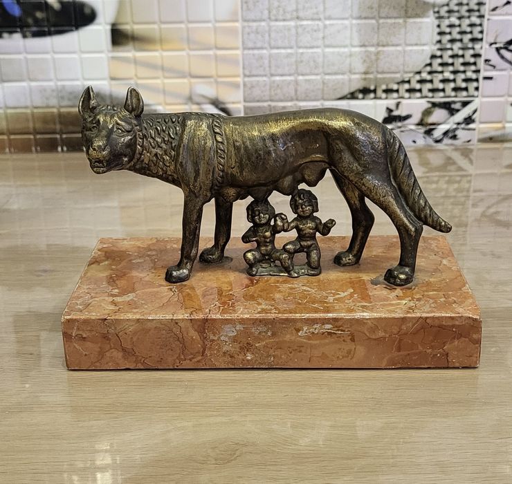 Statuie bronz lupoaica capitolina