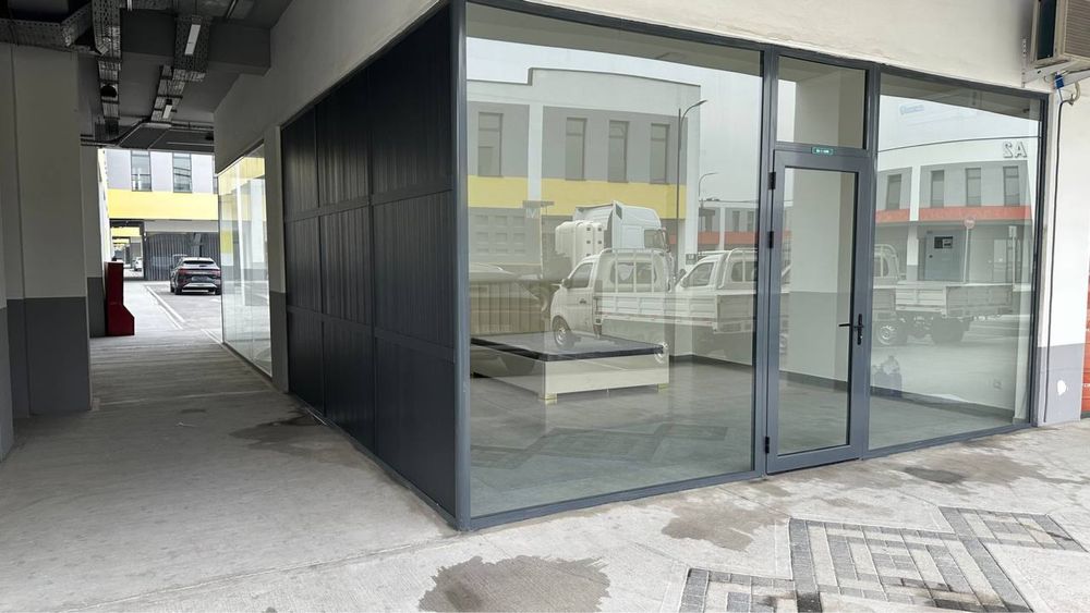 Ташкент Индех Бозорида 33 кв Магазин  Узок муддатга АРЕНДАГА Берилади.