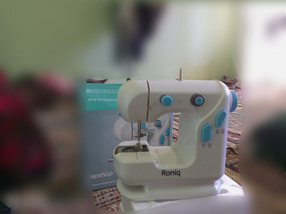 машинка для шитья ,новая использовали пару раз ,