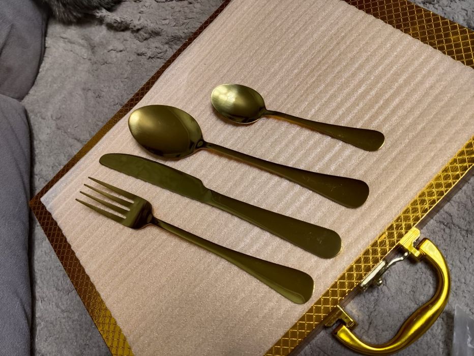 Набор столовых приборов на 6 персон