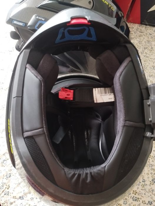 Продавам  каска,, Shark Evo Es Kryd ,,-Discovery.Каската е модуларна..Размер S