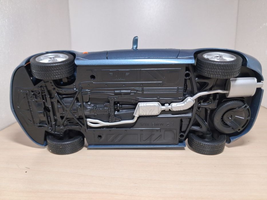 BMW Z3 scara 1:18 UT