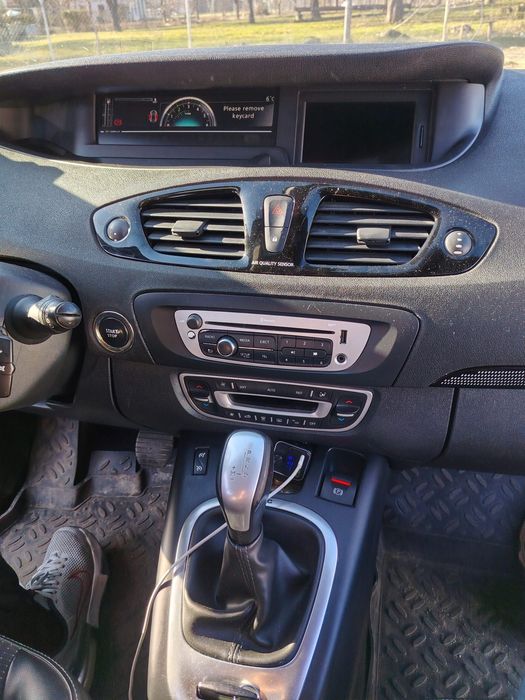 Renault Scenic 2012 luna a-5