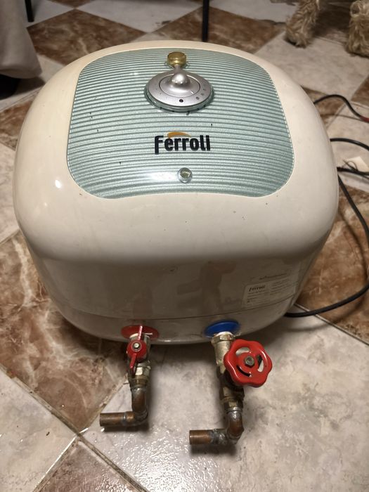 Boiler electric Ferroli Cubo 15L Putere 1500W iasi centru