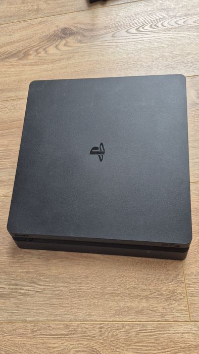 Playstation 4 конзола