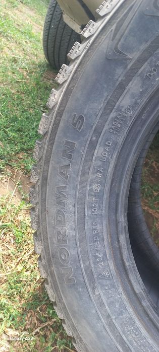 Продам зимнюю резину 225/60/16