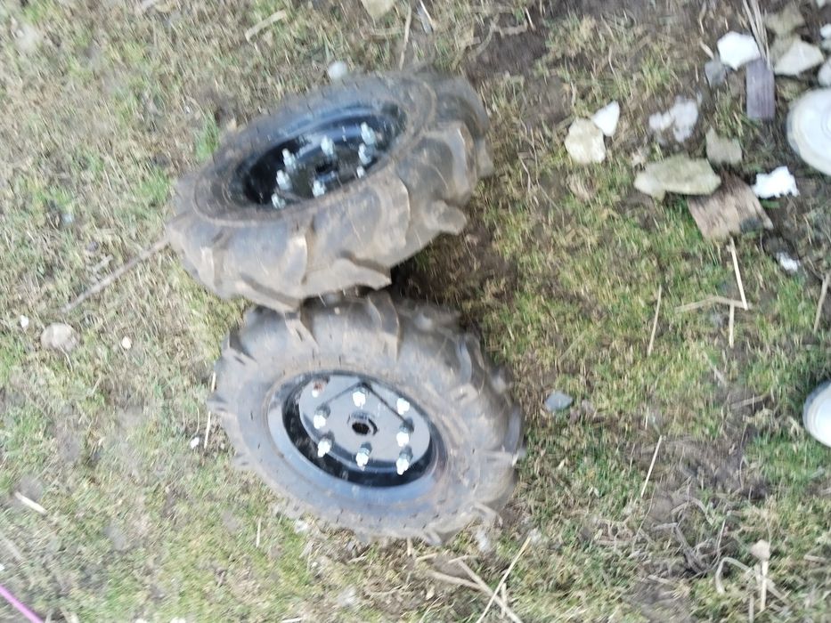 Motosăpătoare Bronto cu diferite accesorii