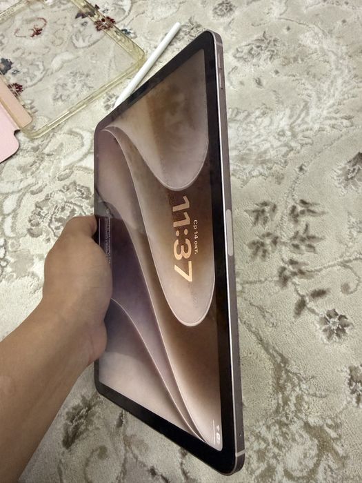 Apple iPad Air 5 M1 64GB Cellular + чехол