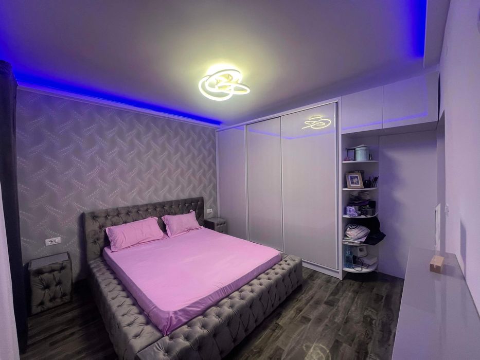 Inchiriez casa cu 3 camere