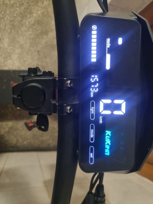 Trotineta Kukirin G4 2025